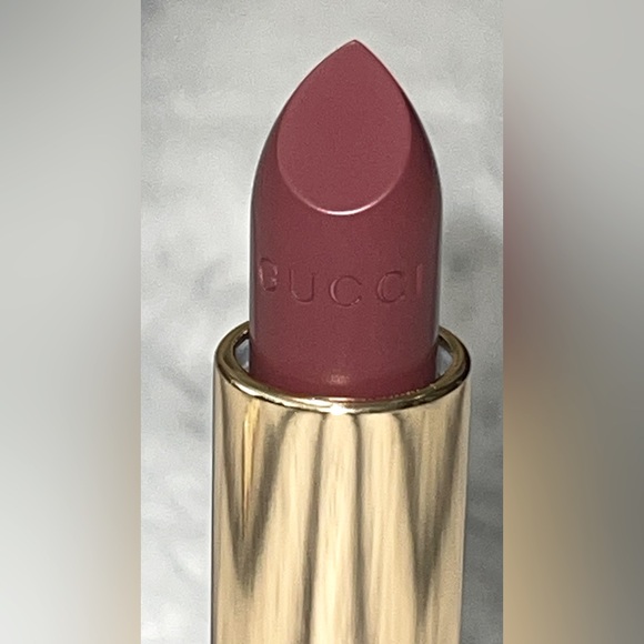 Gucci Voile Lipstick (Louisa Red-506). - Picture 1 of 11